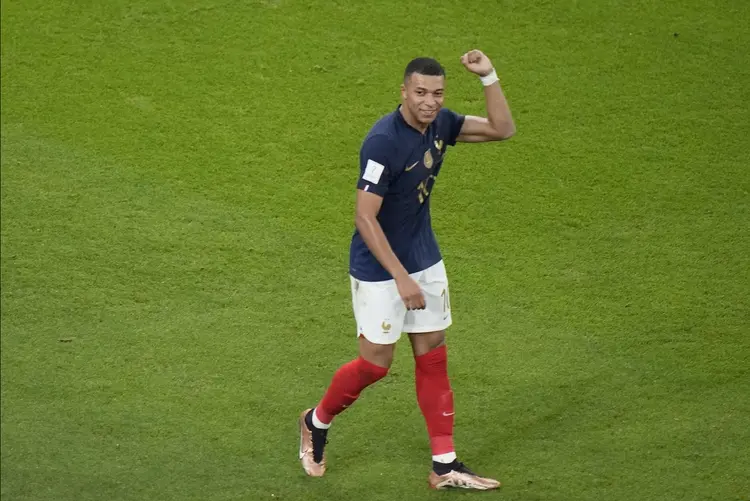 亚博中国官网-Ming在巴塞罗那比赛中夺冠，比赛局势复杂引发热议！引发球迷热议的简单介绍-亚博中国官网